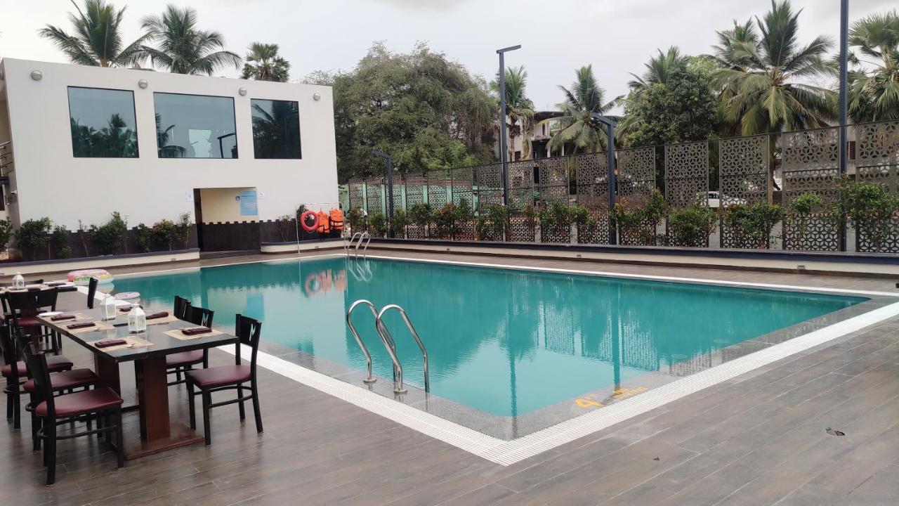 Hotel Manjeera Sarovar Premiere Rājahmundry Exterior foto